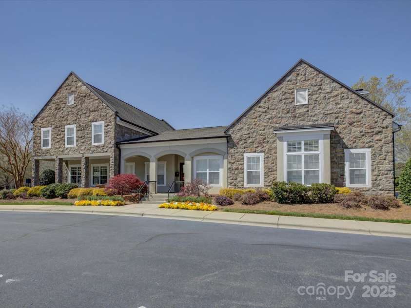 7441 Hamilton Bridge Road, Charlotte, NC 28278.  MLS# CAR4239179, YatesRealty ID 8630. 