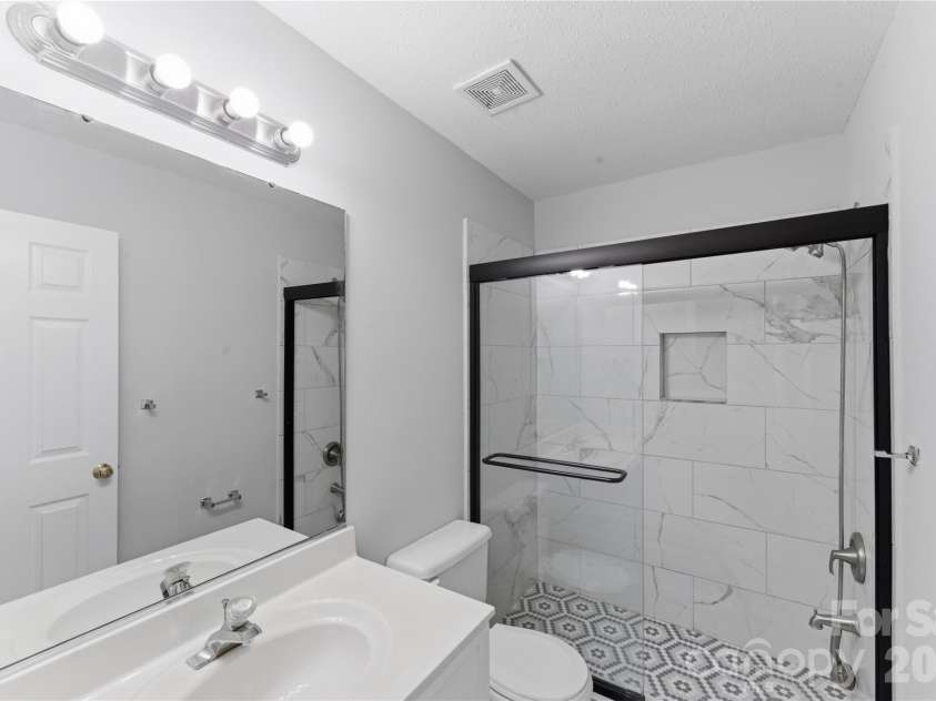 8608 Moody Road, Charlotte, NC 28215.  MLS# CAR4359079, YatesRealty ID 8632. 