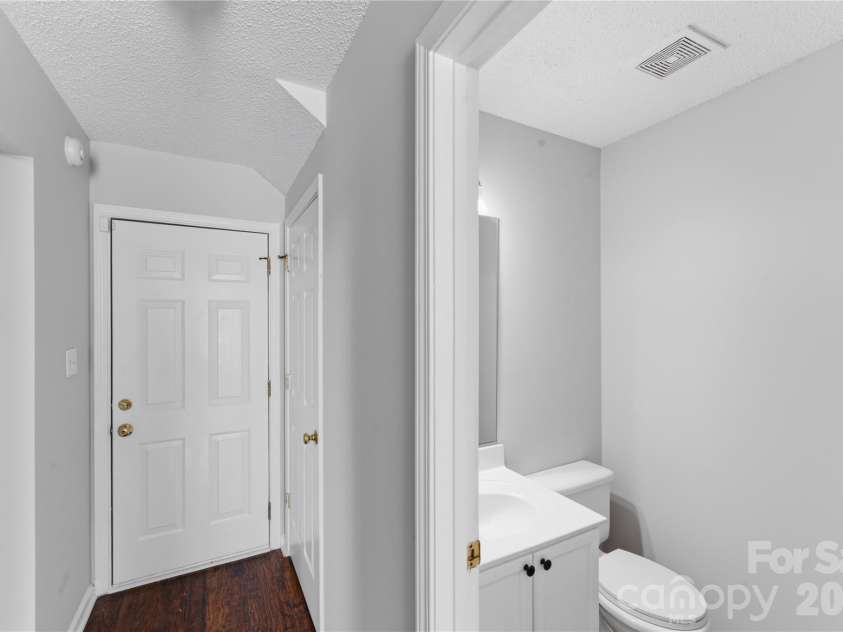 8608 Moody Road, Charlotte, NC 28215.  MLS# CAR4359079, YatesRealty ID 8632. 