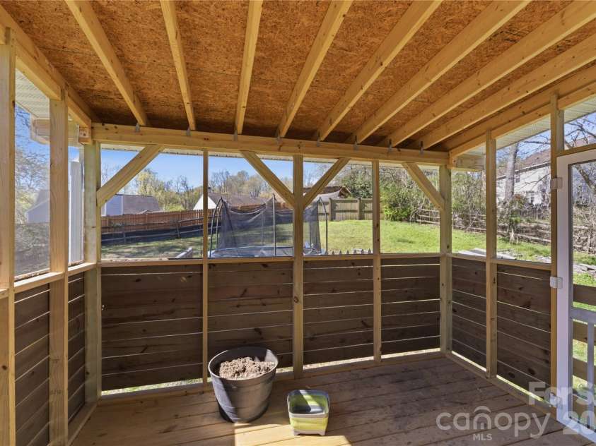 8608 Moody Road, Charlotte, NC 28215.  MLS# CAR4359079, YatesRealty ID 8632. 