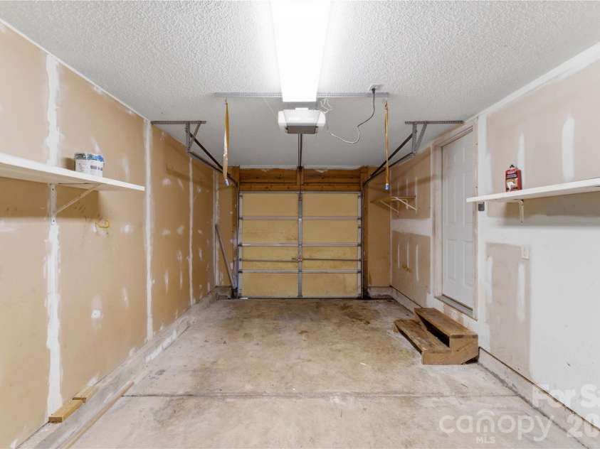 8608 Moody Road, Charlotte, NC 28215.  MLS# CAR4359079, YatesRealty ID 8632. 