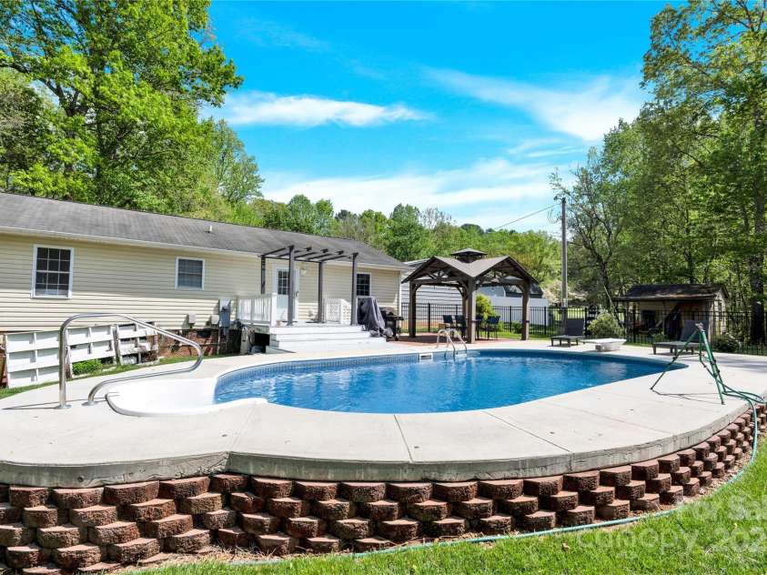 2315 Collins Drive, Albemarle, NC 28001.  MLS# CAR4245009, YatesRealty ID 8633. 