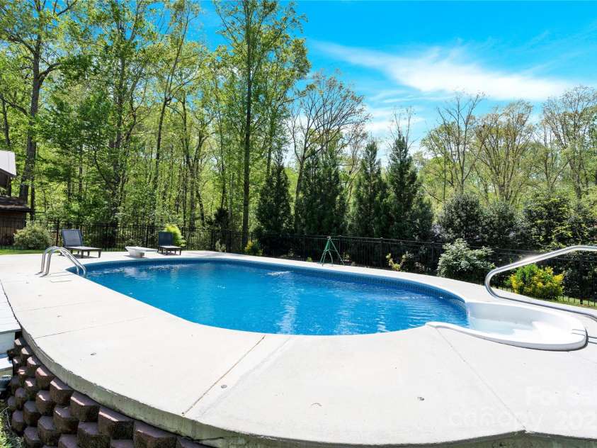 2315 Collins Drive, Albemarle, NC 28001.  MLS# CAR4245009, YatesRealty ID 8633. 