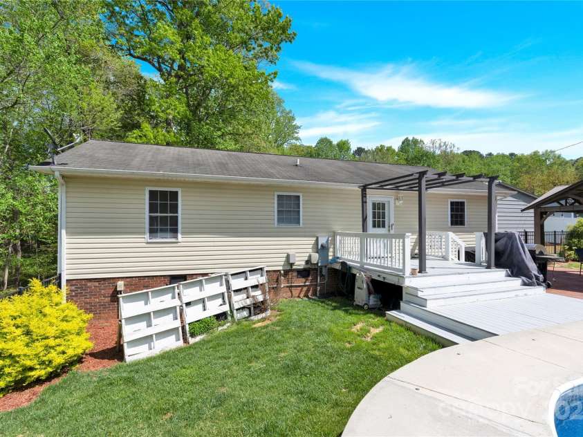 2315 Collins Drive, Albemarle, NC 28001.  MLS# CAR4245009, YatesRealty ID 8633. 