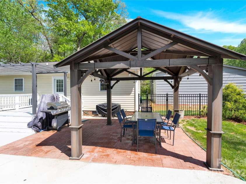 2315 Collins Drive, Albemarle, NC 28001.  MLS# CAR4245009, YatesRealty ID 8633. 