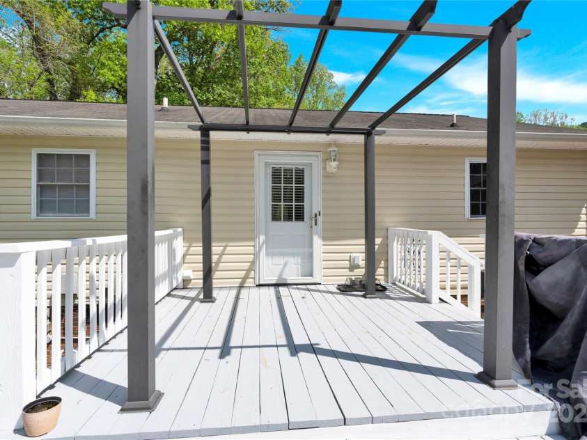 2315 Collins Drive, Albemarle, NC 28001.  MLS# CAR4245009, YatesRealty ID 8633. 