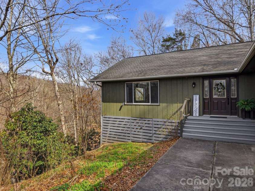 373 Fox Trace Drive, Sylva, NC 28779.  MLS# CAR4359782, YatesRealty ID 8633. 