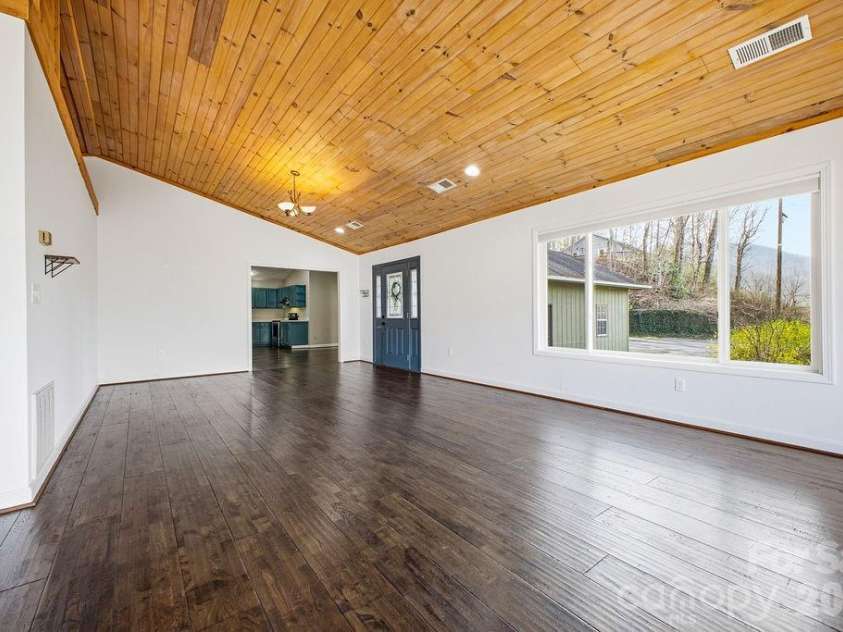 373 Fox Trace Drive, Sylva, NC 28779.  MLS# CAR4359782, YatesRealty ID 8633. 