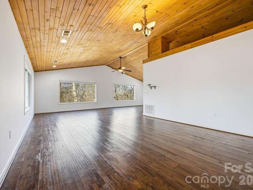 373 Fox Trace Drive, Sylva, NC 28779.  MLS# CAR4359782, YatesRealty ID 8633. 