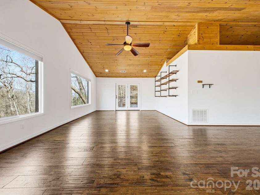 373 Fox Trace Drive, Sylva, NC 28779.  MLS# CAR4359782, YatesRealty ID 8633. 