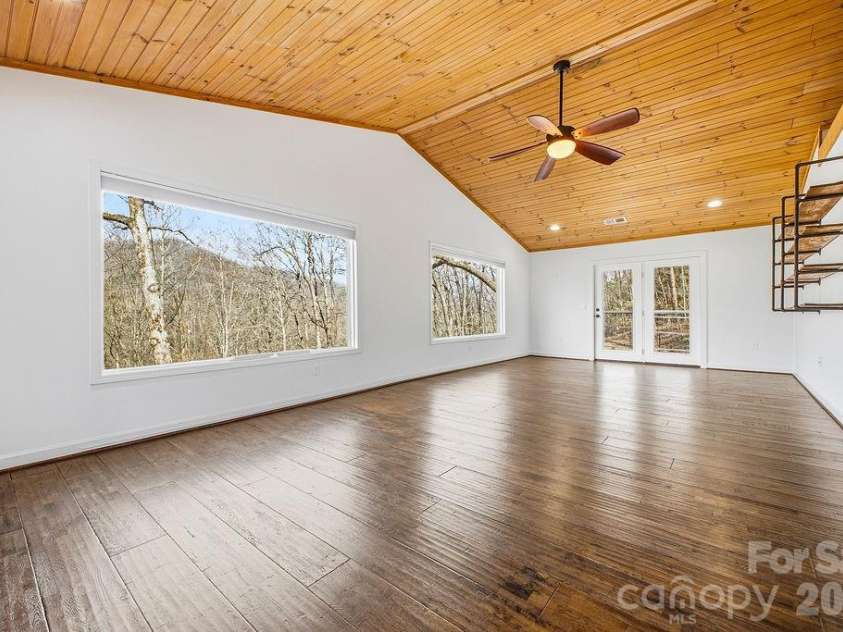 373 Fox Trace Drive, Sylva, NC 28779.  MLS# CAR4359782, YatesRealty ID 8633. 