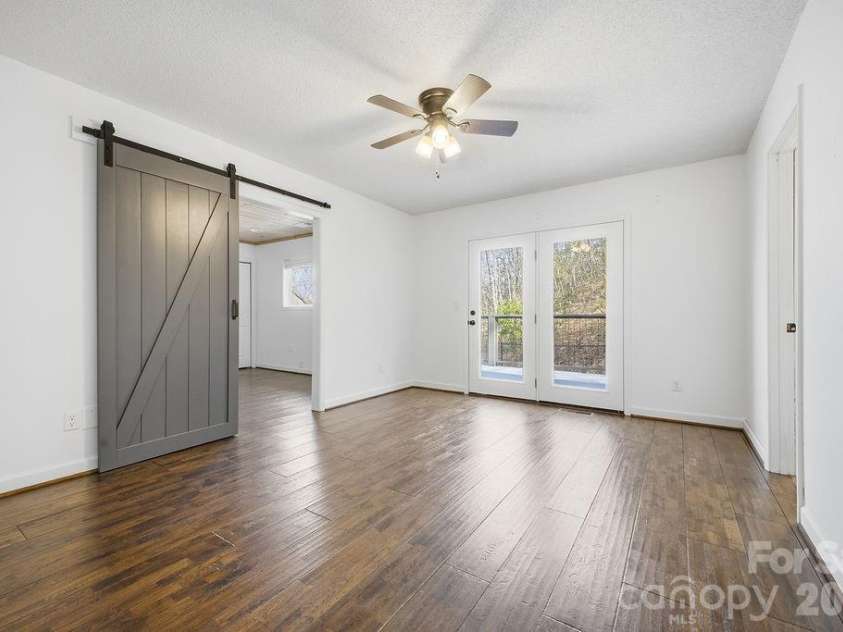 373 Fox Trace Drive, Sylva, NC 28779.  MLS# CAR4359782, YatesRealty ID 8633. 