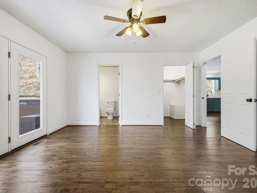 373 Fox Trace Drive, Sylva, NC 28779.  MLS# CAR4359782, YatesRealty ID 8633. 