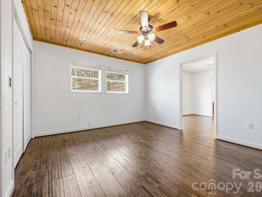 373 Fox Trace Drive, Sylva, NC 28779.  MLS# CAR4359782, YatesRealty ID 8633. 