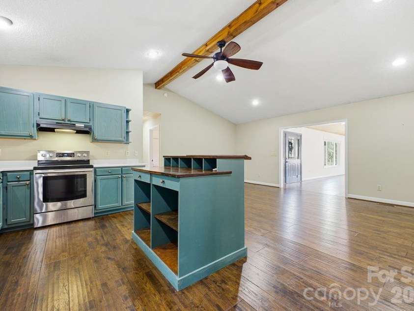 373 Fox Trace Drive, Sylva, NC 28779.  MLS# CAR4359782, YatesRealty ID 8633. 