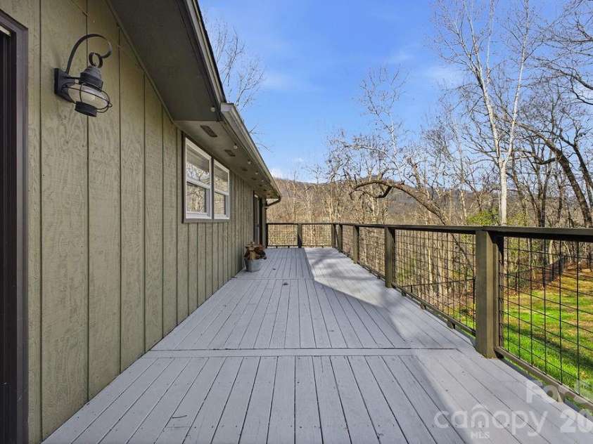 373 Fox Trace Drive, Sylva, NC 28779.  MLS# CAR4359782, YatesRealty ID 8633. 