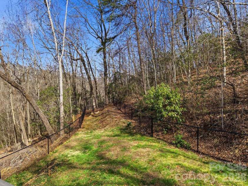 373 Fox Trace Drive, Sylva, NC 28779.  MLS# CAR4359782, YatesRealty ID 8633. 