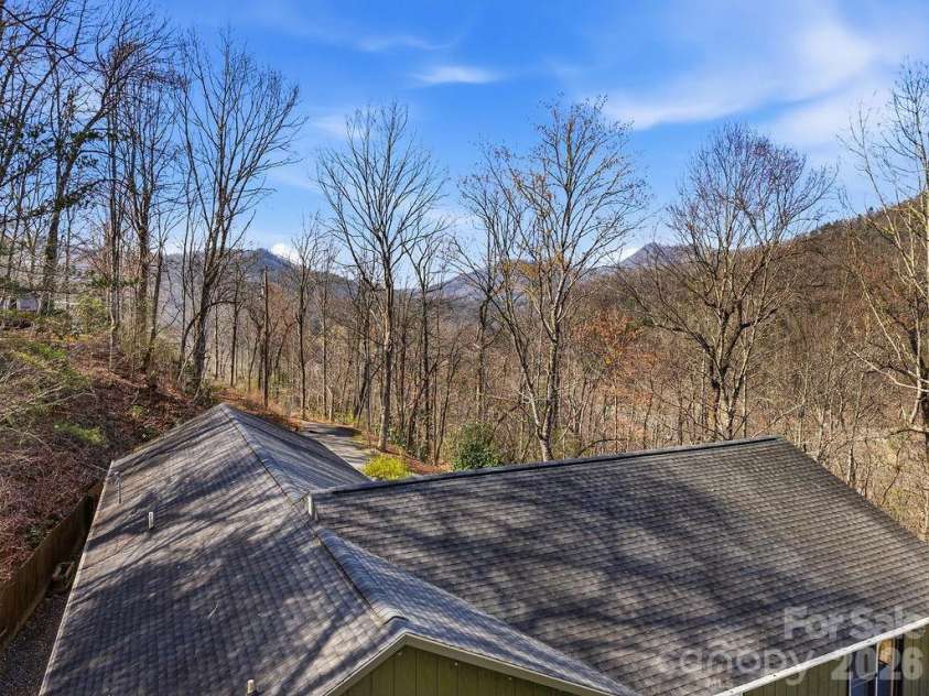 373 Fox Trace Drive, Sylva, NC 28779.  MLS# CAR4359782, YatesRealty ID 8633. 