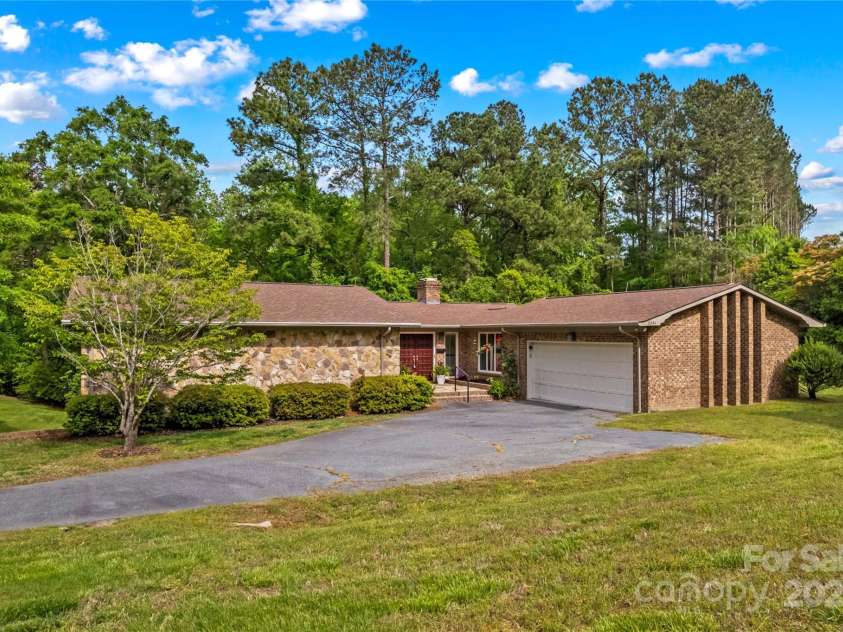 2281 Old Salisbury Concord Road, Concord, NC 28025.  MLS# CAR4244487, YatesRealty ID 8634. 