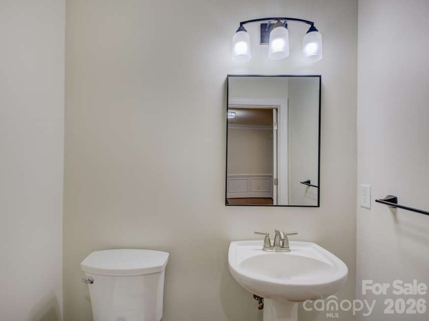 606 Crosswater Lane, Fort Mill, SC 29708.  MLS# CAR4343291, YatesRealty ID 8635. Guest Bath on main floor