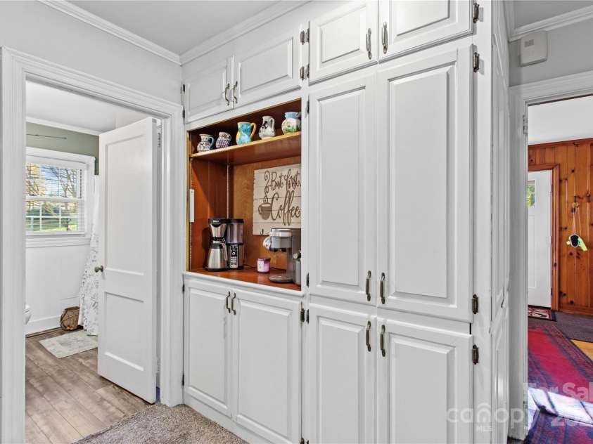 230 Feimster Street, Statesville, NC 28677.  MLS# CAR4203060, YatesRealty ID 8636. 