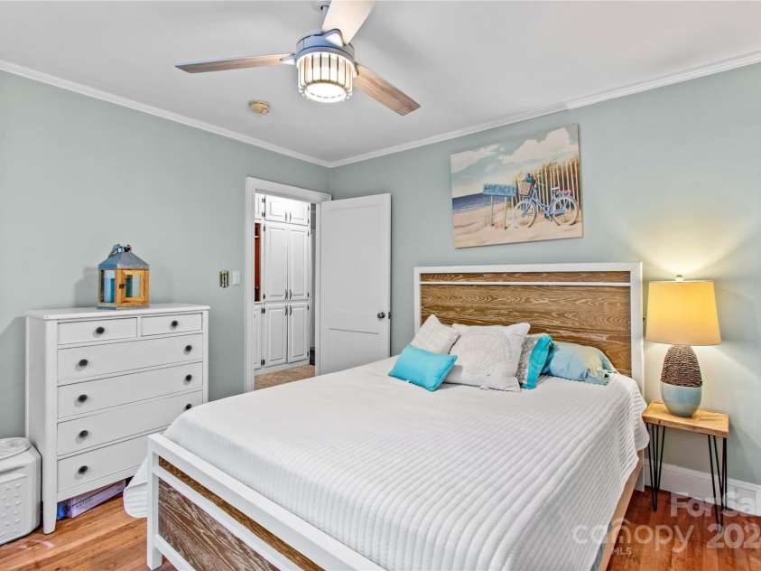 230 Feimster Street, Statesville, NC 28677.  MLS# CAR4203060, YatesRealty ID 8636. 