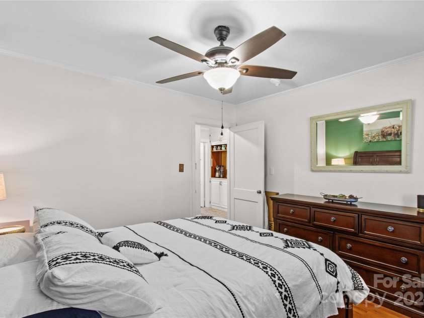 230 Feimster Street, Statesville, NC 28677.  MLS# CAR4203060, YatesRealty ID 8636. 