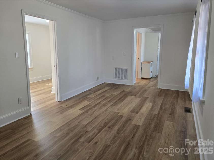 2222 19th Avenue, Hickory, NC 28601.  MLS# CAR4177695, YatesRealty ID 8637. Family Room