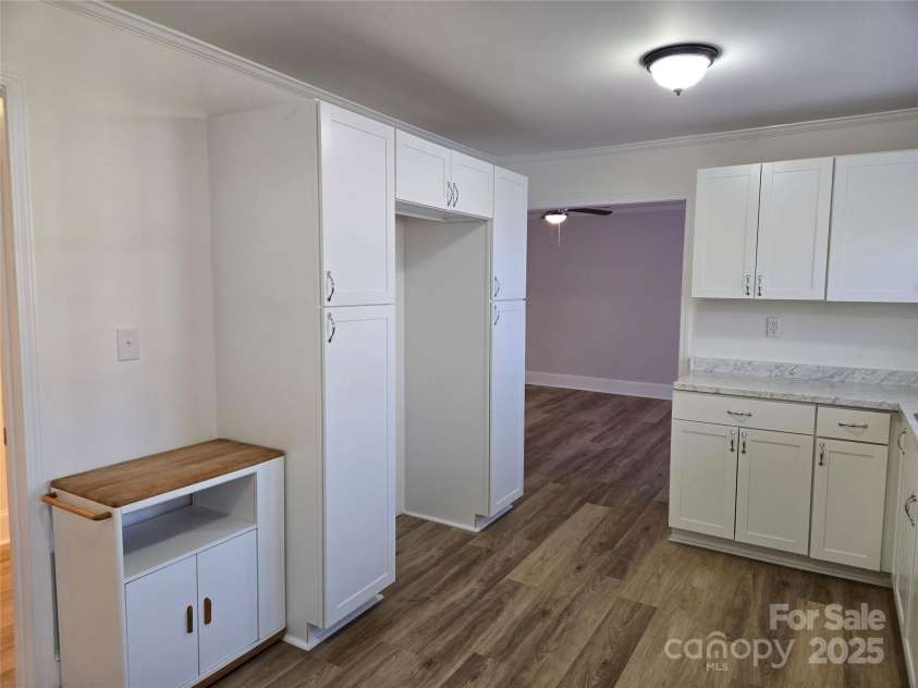 2222 19th Avenue, Hickory, NC 28601.  MLS# CAR4177695, YatesRealty ID 8637. Kitchen