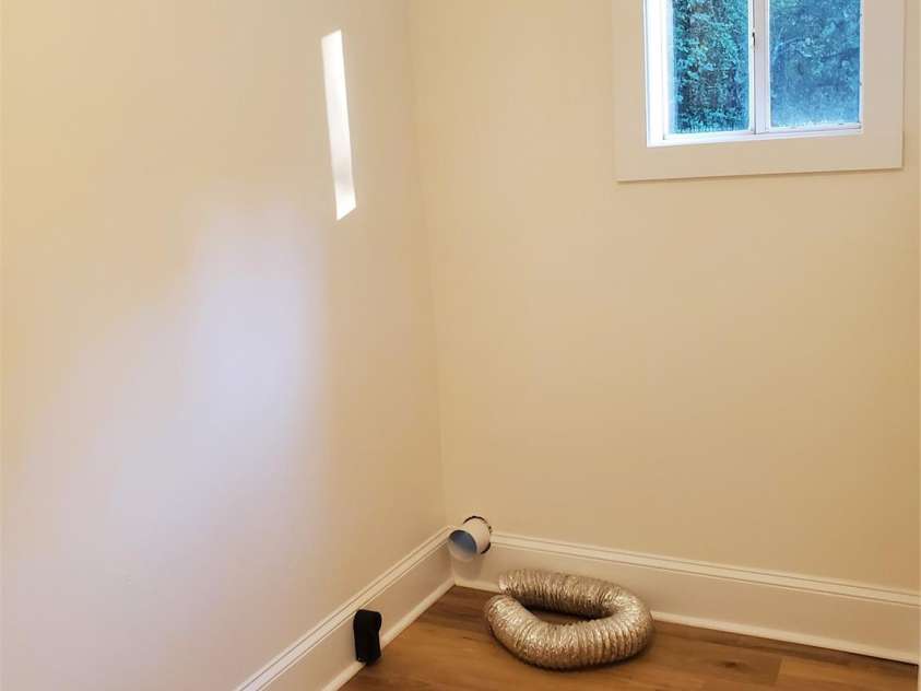 2222 19th Avenue, Hickory, NC 28601.  MLS# CAR4177695, YatesRealty ID 8637. Laundry