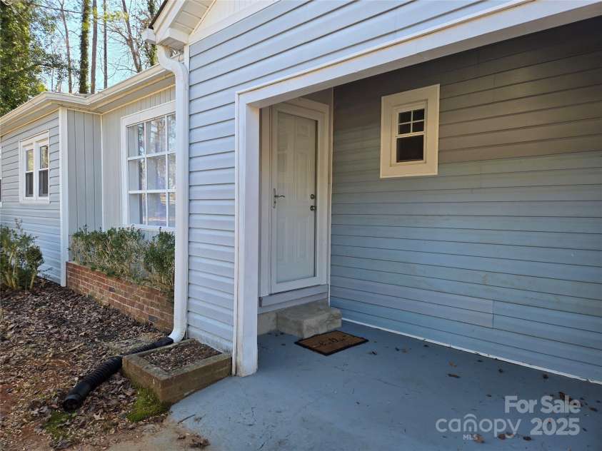 2222 19th Avenue, Hickory, NC 28601.  MLS# CAR4177695, YatesRealty ID 8637. Side entry way