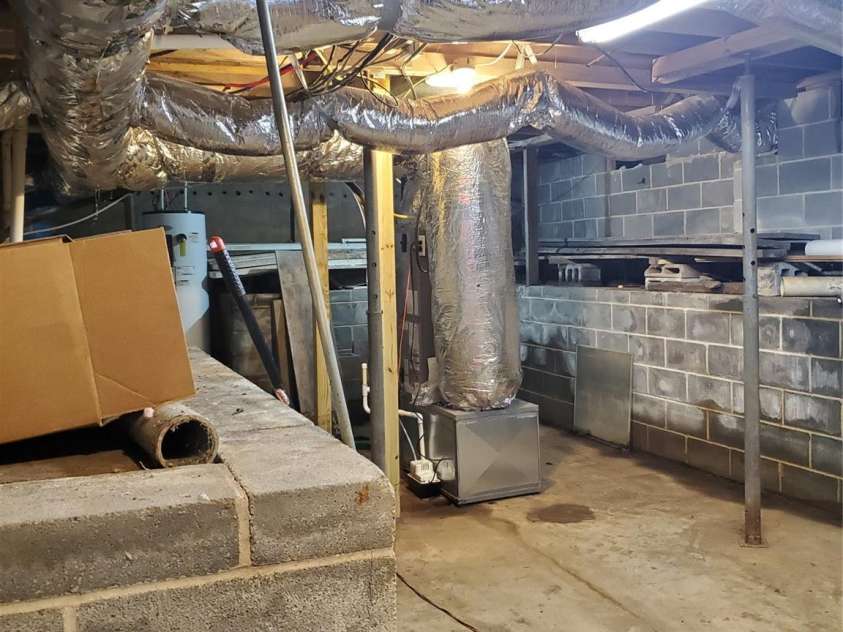 2222 19th Avenue, Hickory, NC 28601.  MLS# CAR4177695, YatesRealty ID 8637. Unfunished Basement/storage