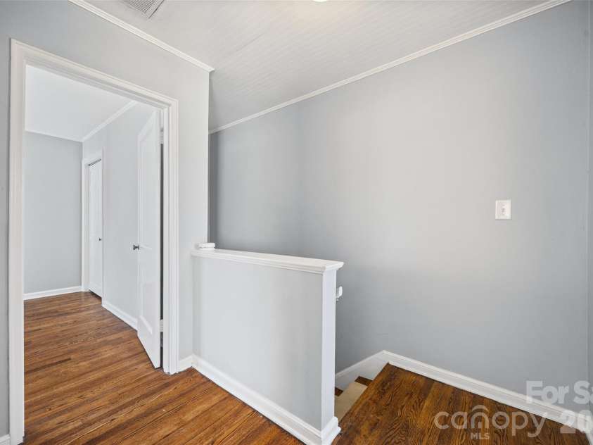 520 Wakefield Drive, Charlotte, NC 28209.  MLS# CAR4355165, YatesRealty ID 8638. 