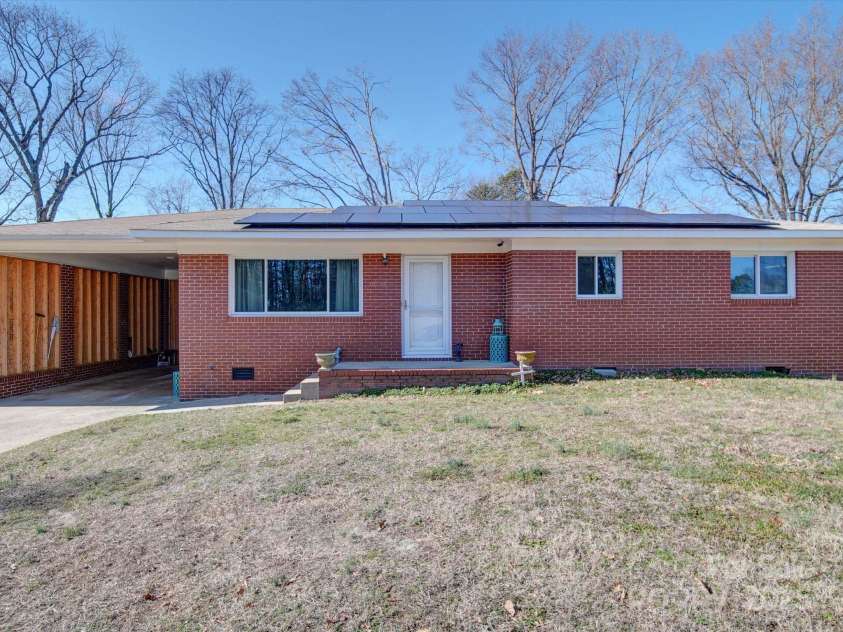 720 Pleasant Avenue, Kannapolis, NC 28081.  MLS# CAR4220074, YatesRealty ID 8638. 