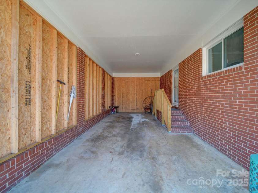 720 Pleasant Avenue, Kannapolis, NC 28081.  MLS# CAR4220074, YatesRealty ID 8638. 