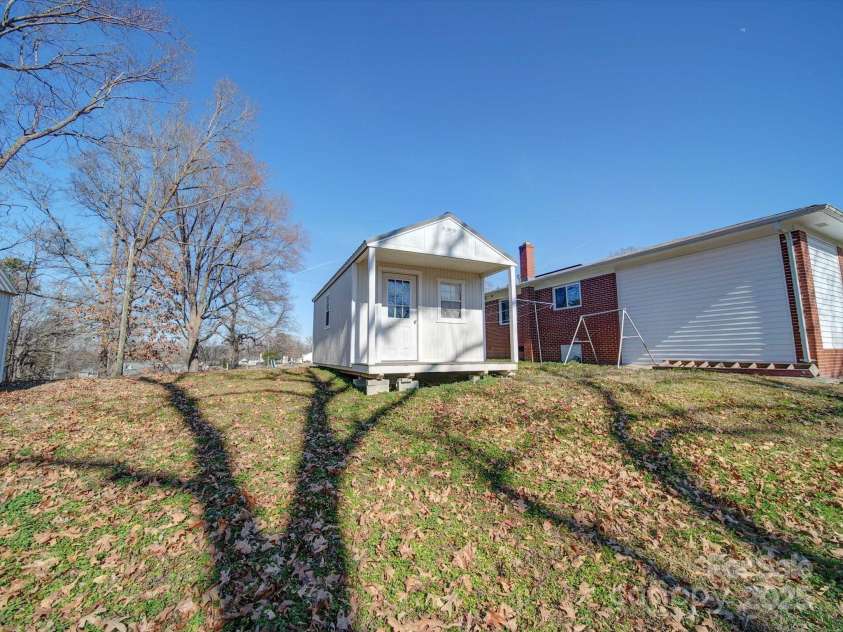 720 Pleasant Avenue, Kannapolis, NC 28081.  MLS# CAR4220074, YatesRealty ID 8638. 