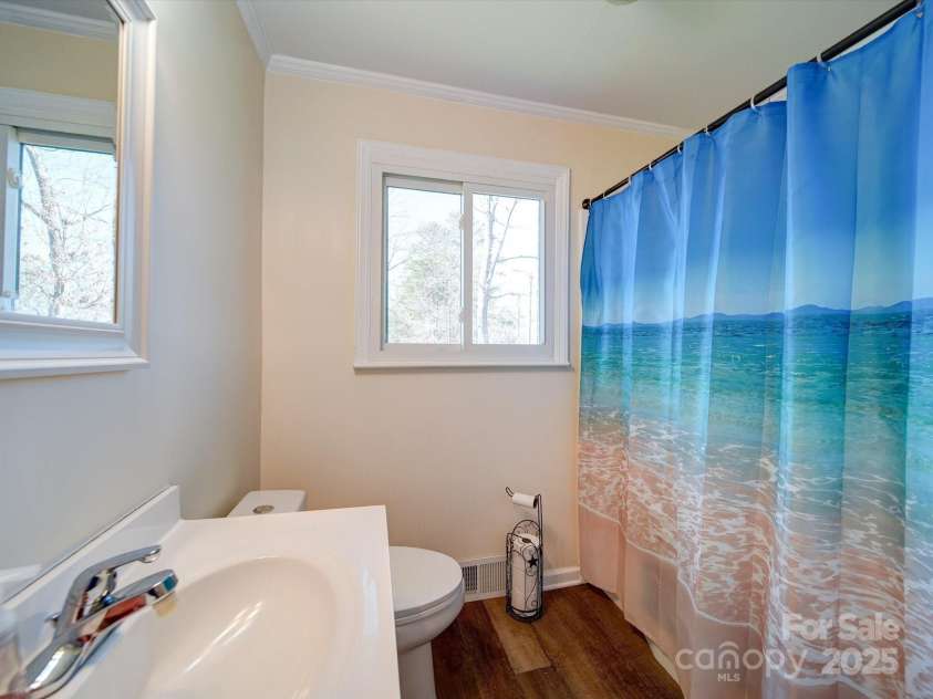 720 Pleasant Avenue, Kannapolis, NC 28081.  MLS# CAR4220074, YatesRealty ID 8638. Hallway Full Bath