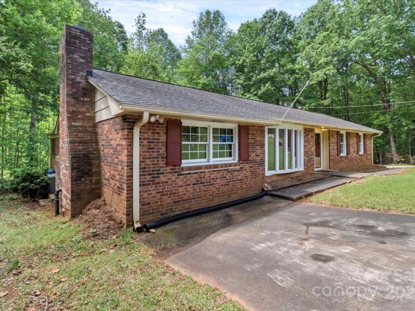 182 Freedom Mill Road, Gastonia, NC 28052.  MLS# CAR4248955, YatesRealty ID 8639. 