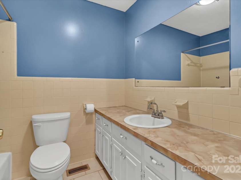 182 Freedom Mill Road, Gastonia, NC 28052.  MLS# CAR4248955, YatesRealty ID 8639. 