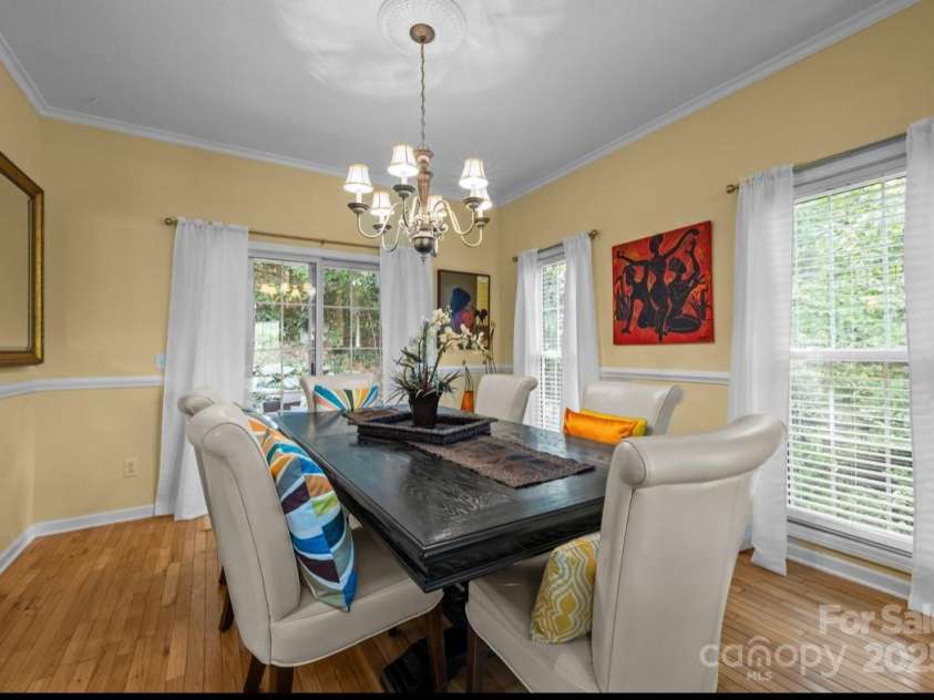 42 Surrey Run, Asheville, NC 28803.  MLS# CAR4285400, YatesRealty ID 864. 