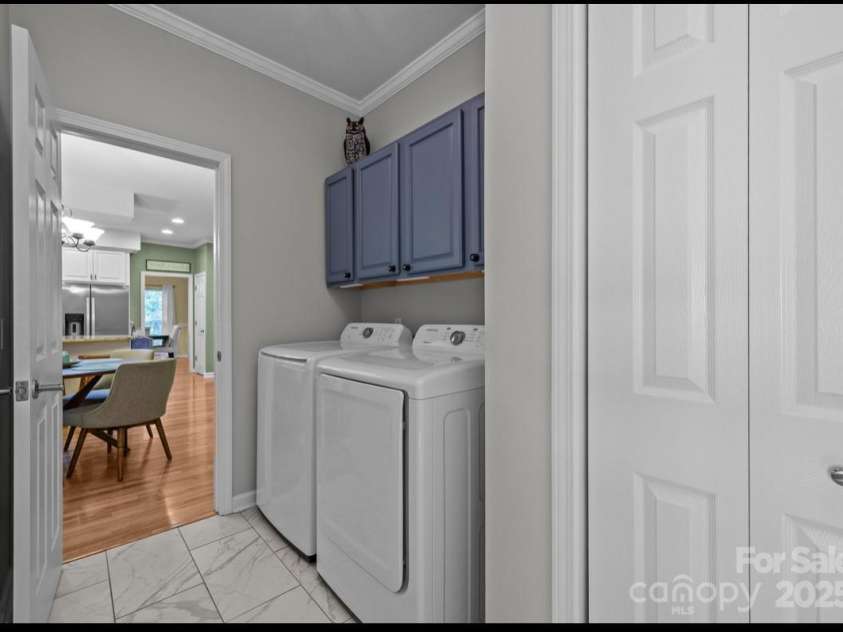 42 Surrey Run, Asheville, NC 28803.  MLS# CAR4285400, YatesRealty ID 864. 