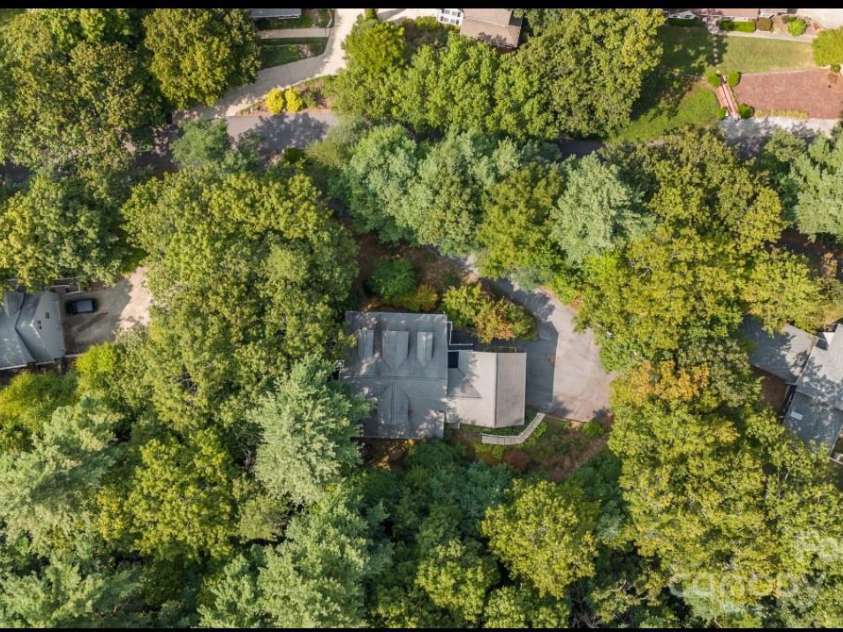 42 Surrey Run, Asheville, NC 28803.  MLS# CAR4285400, YatesRealty ID 864. 