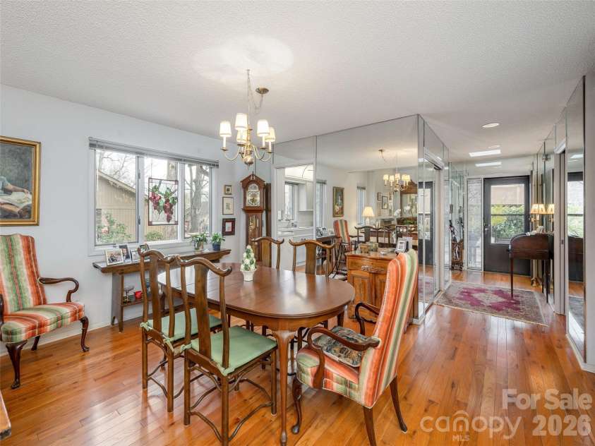 601 Red Oak Drive, Hendersonville, NC 28791.  MLS# CAR4364852, YatesRealty ID 8640. 
