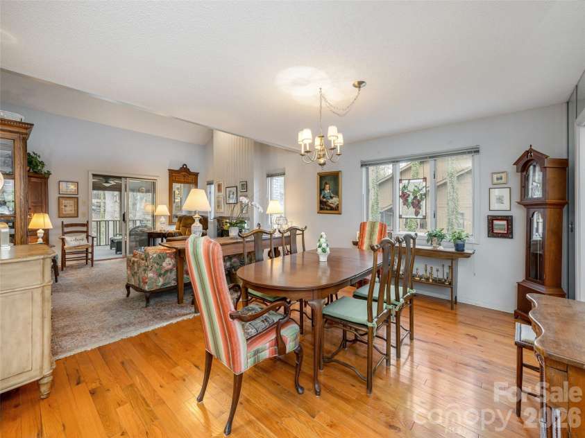 601 Red Oak Drive, Hendersonville, NC 28791.  MLS# CAR4364852, YatesRealty ID 8640. 