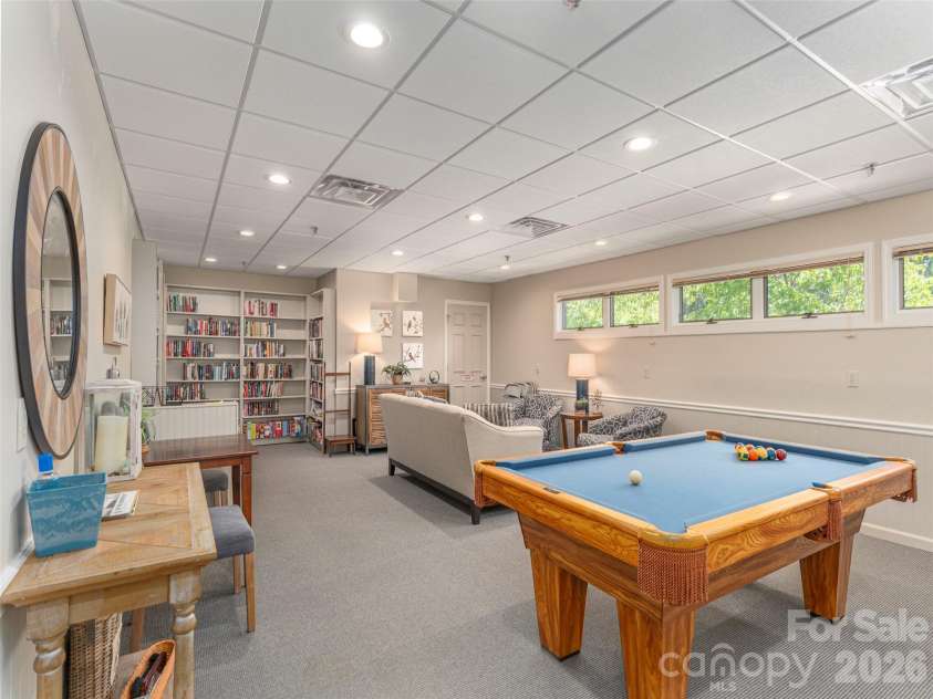 601 Red Oak Drive, Hendersonville, NC 28791.  MLS# CAR4364852, YatesRealty ID 8640. 