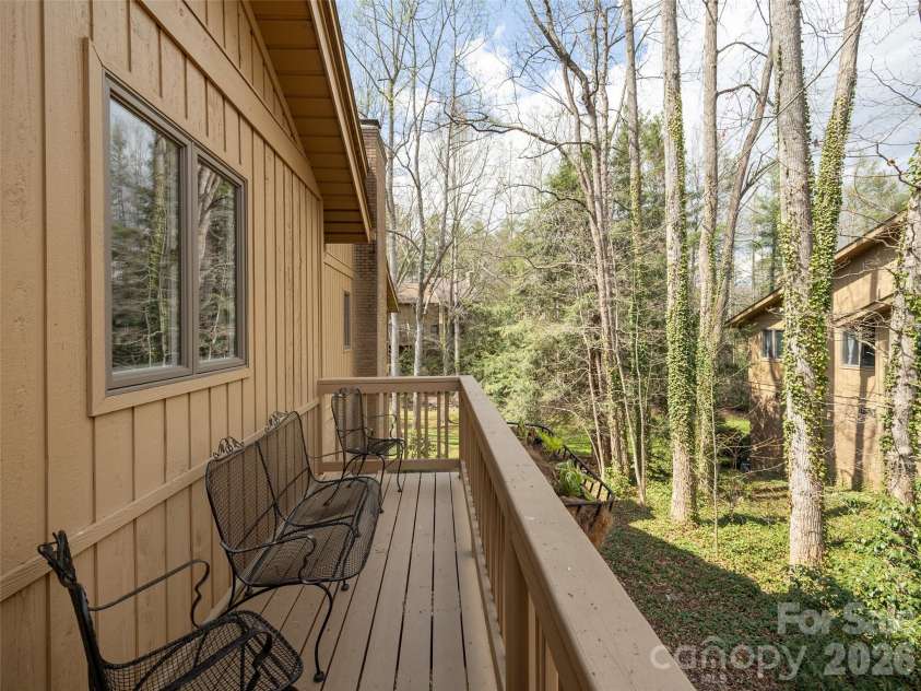 601 Red Oak Drive, Hendersonville, NC 28791.  MLS# CAR4364852, YatesRealty ID 8640. Side Deck