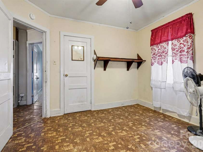 198 Glenwood Drive, Rock Hill, SC 29732.  MLS# CAR4358190, YatesRealty ID 8641. 