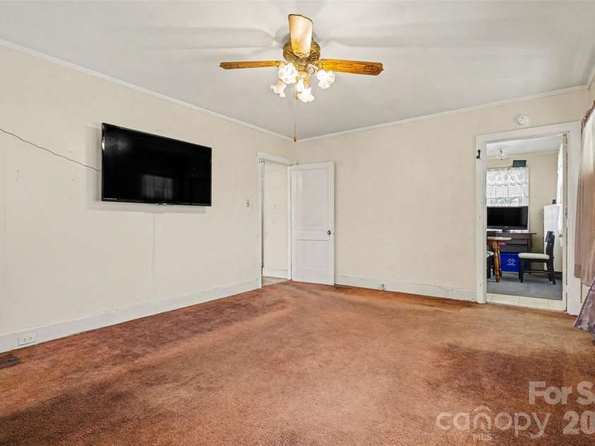 198 Glenwood Drive, Rock Hill, SC 29732.  MLS# CAR4358190, YatesRealty ID 8641. 