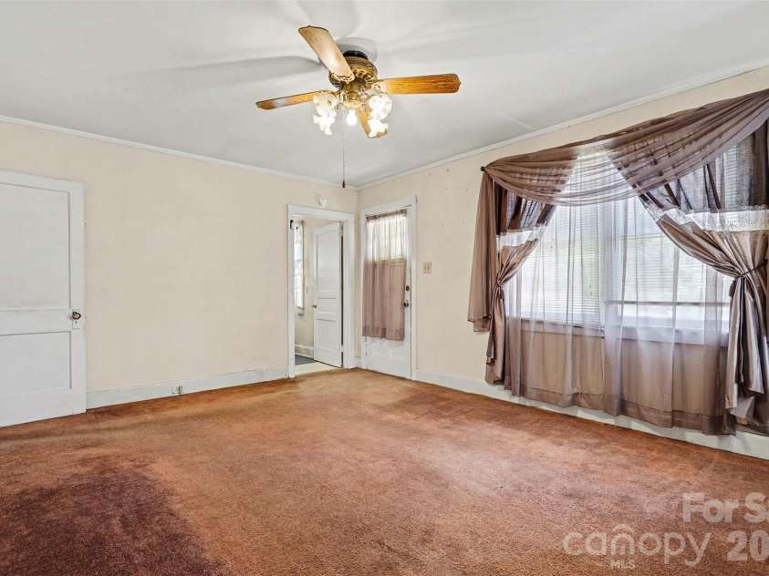 198 Glenwood Drive, Rock Hill, SC 29732.  MLS# CAR4358190, YatesRealty ID 8641. 