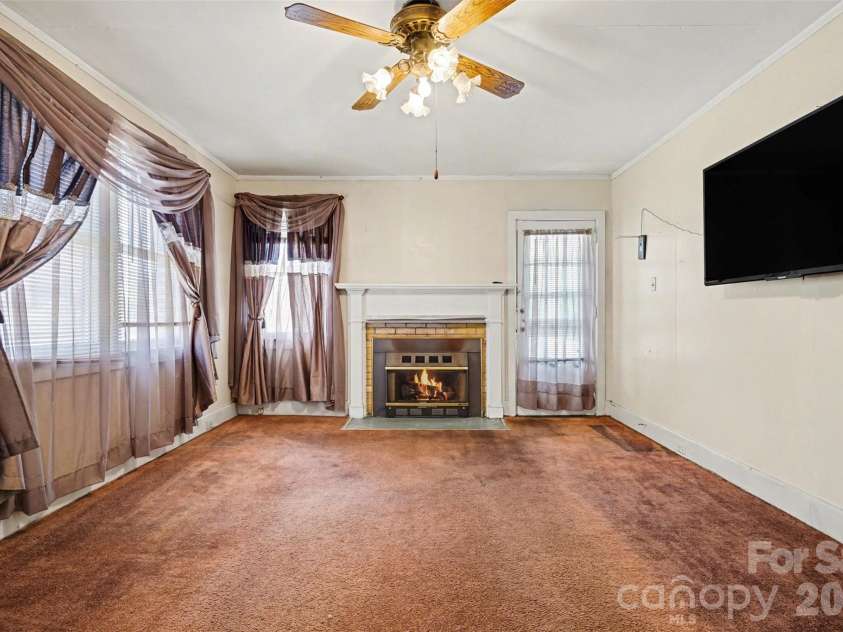 198 Glenwood Drive, Rock Hill, SC 29732.  MLS# CAR4358190, YatesRealty ID 8641. 